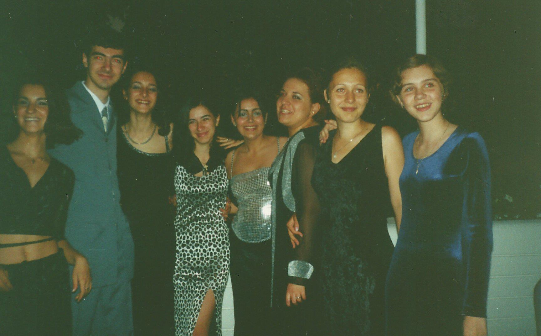 Farmec. Michaela a imbracat una dintre rochite chiar la banchetul organizat de scoala