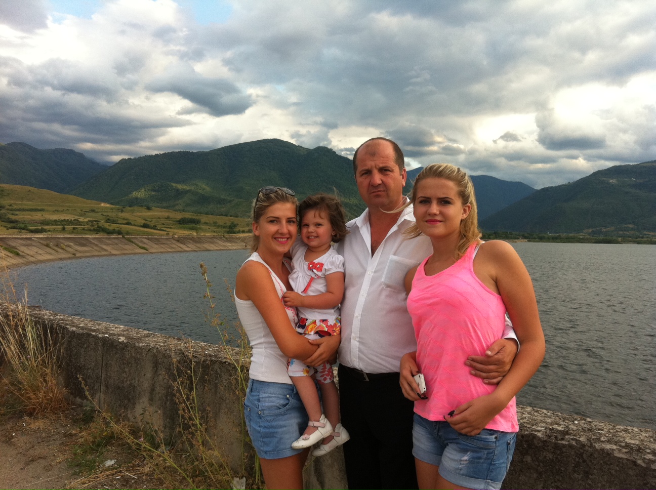 Cele trei comori ale baciului, fiicele sale: Diana (cea mare), Bianca (cea mijlocie) si mezina Ana Maria