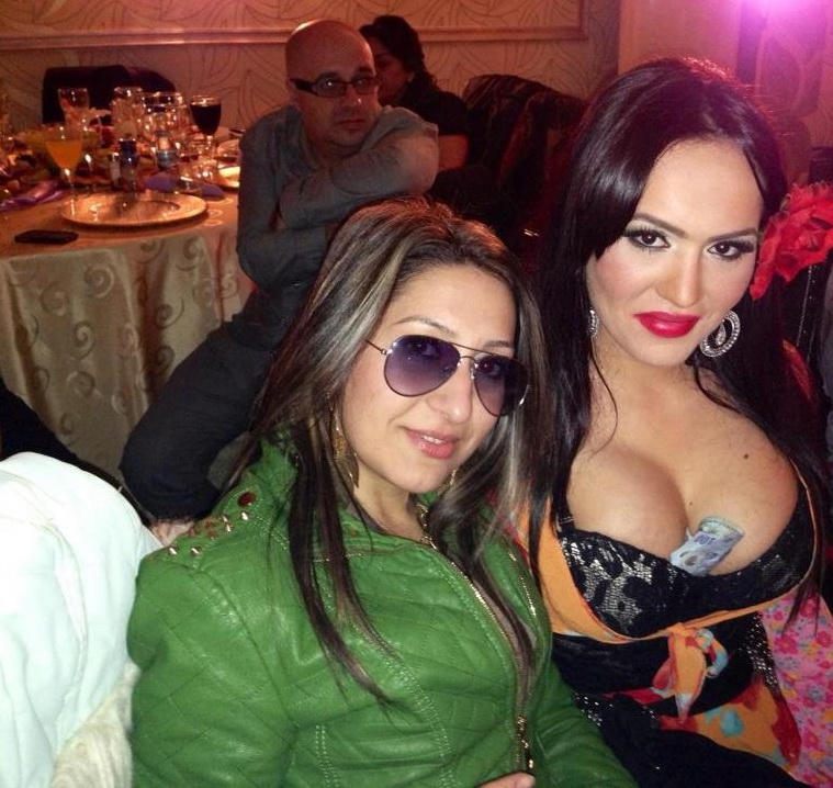 Margherita si-a indesat in sutien mai multe bancnote(Foto:facebook.com)