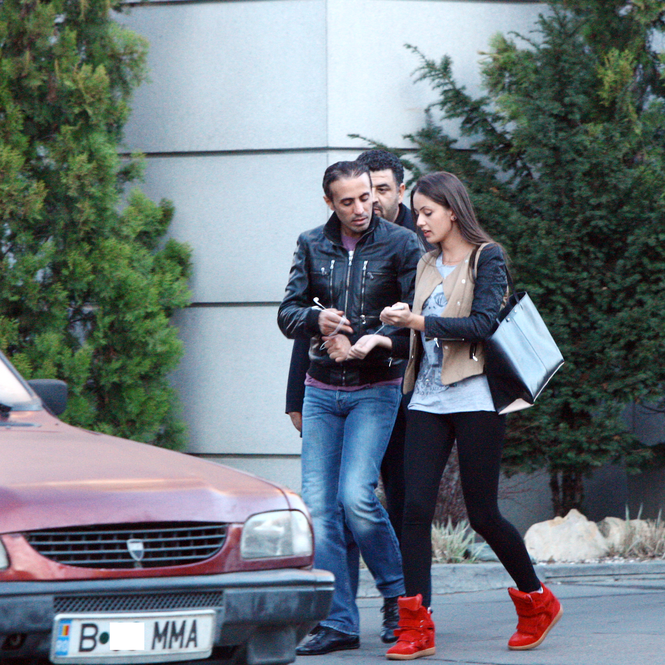 Ultima data cand a venit in Bucuresti, Max a avut parte de o companie...rafinata