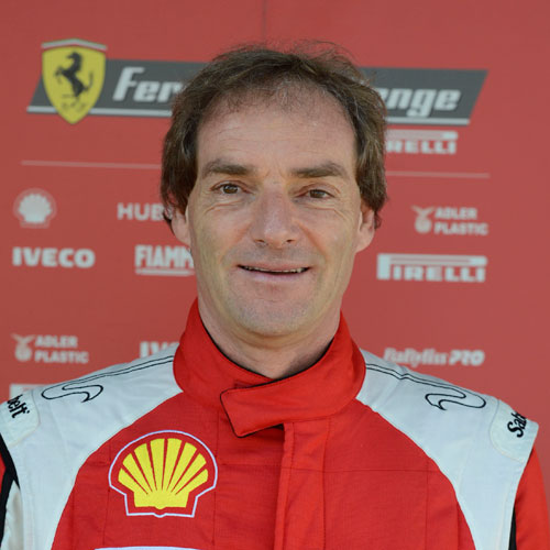 Lux. Milionarul Thomas Gostner are o pasiune pentru cursele de masini (Sursa http://corseclienti.ferrari.com)