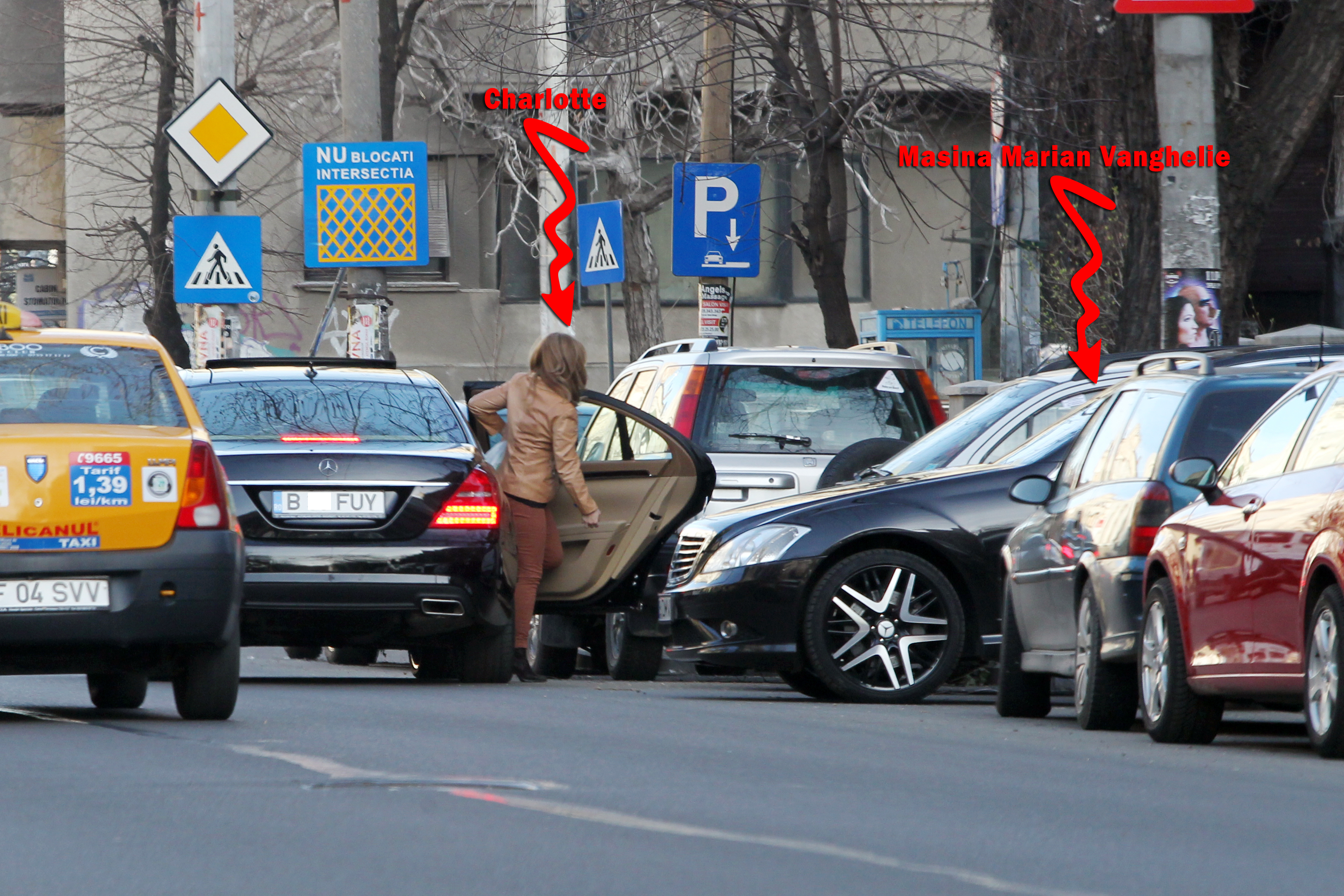 Ziua a doua. Charlotte ajunge acasa, masina sotului ei este inca acolo