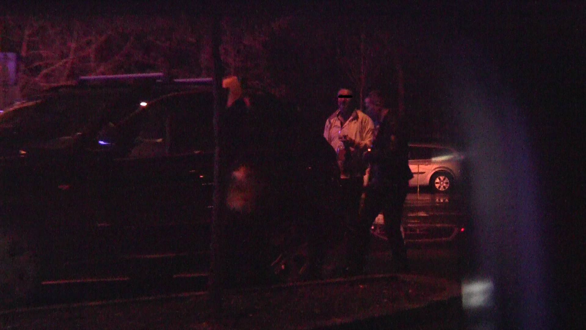 Penibil. Au baut sampanie pe capota masinii si s-au distrat in club