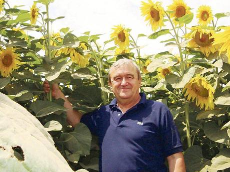 Afaceristul vrea sa intre pe piata produselor Bio cu preparatele din lapte de capra (sursa Agrointel.ro)