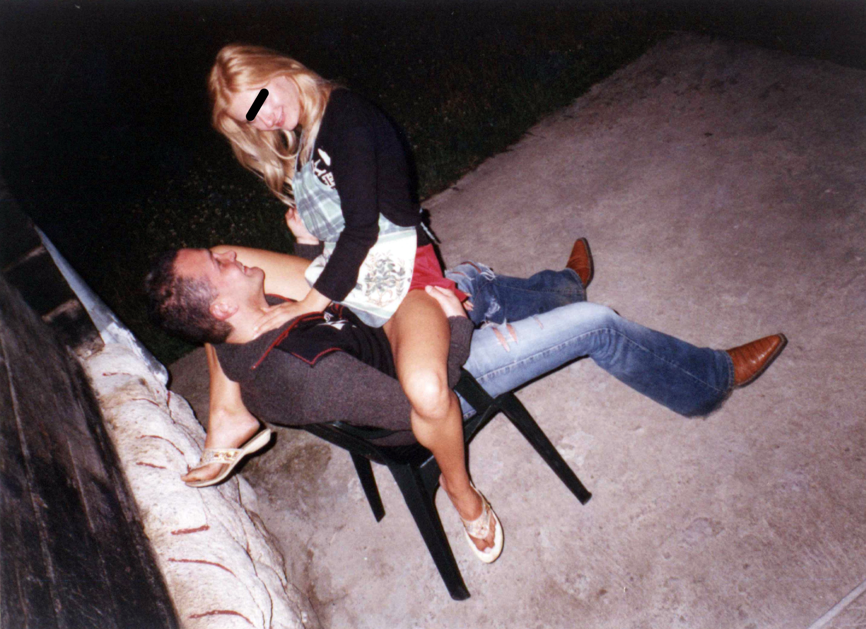 Andrei nu s-a pozat doar cu Tatiana, preferand si compania altor fete