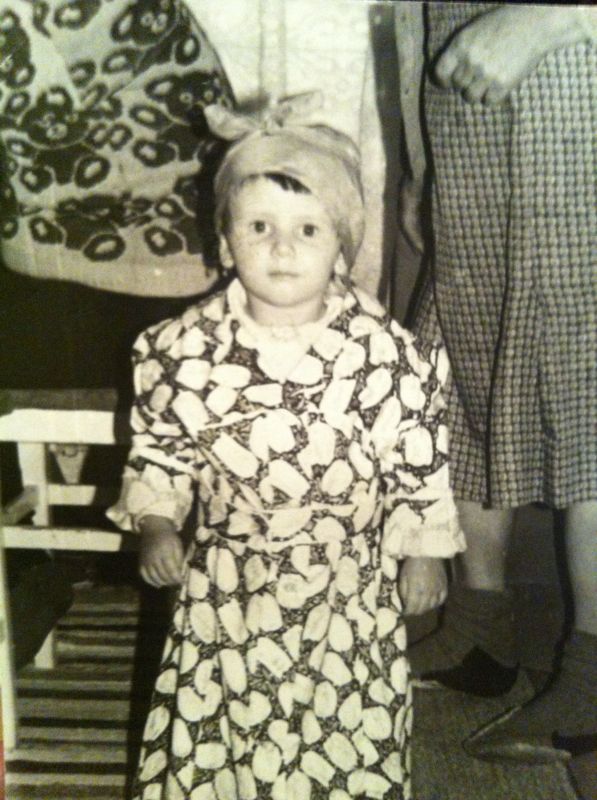 Cand era mica, bunica Roxanei o tundea mereu scurt