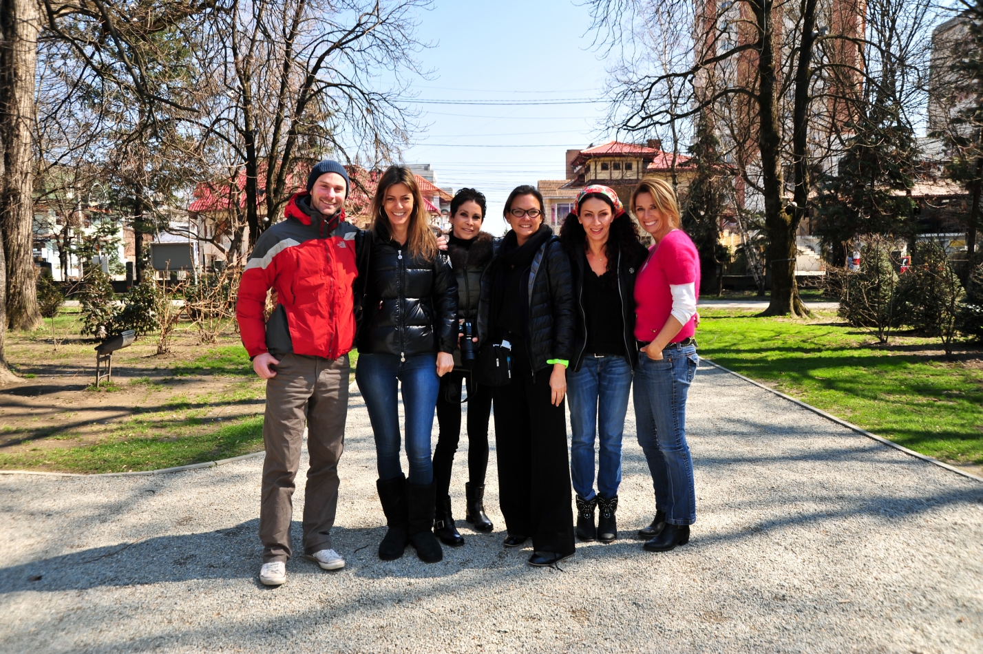 Mihaela, alaturi de mamele si de profesorul de la ISM Monaco! Foto: Florin Rădulescu