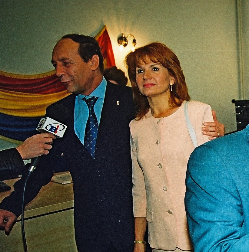 In 2003, la o cununie civila, la 52 de ani