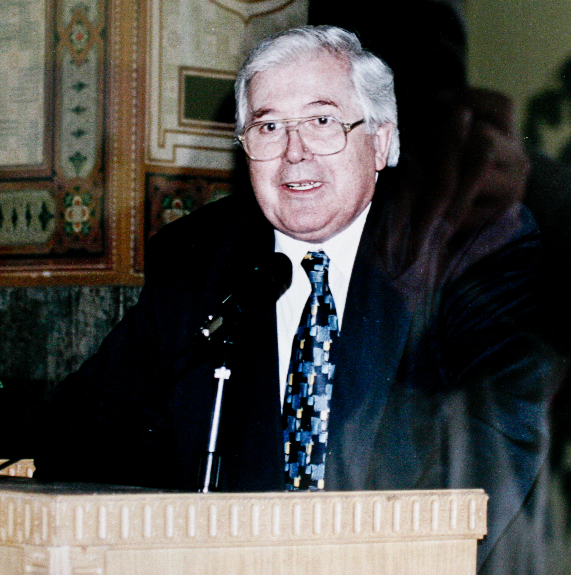 Truda. “Tata Pesi” a facut in cariera sa de medic nu mai putin de 45.000 de operatii