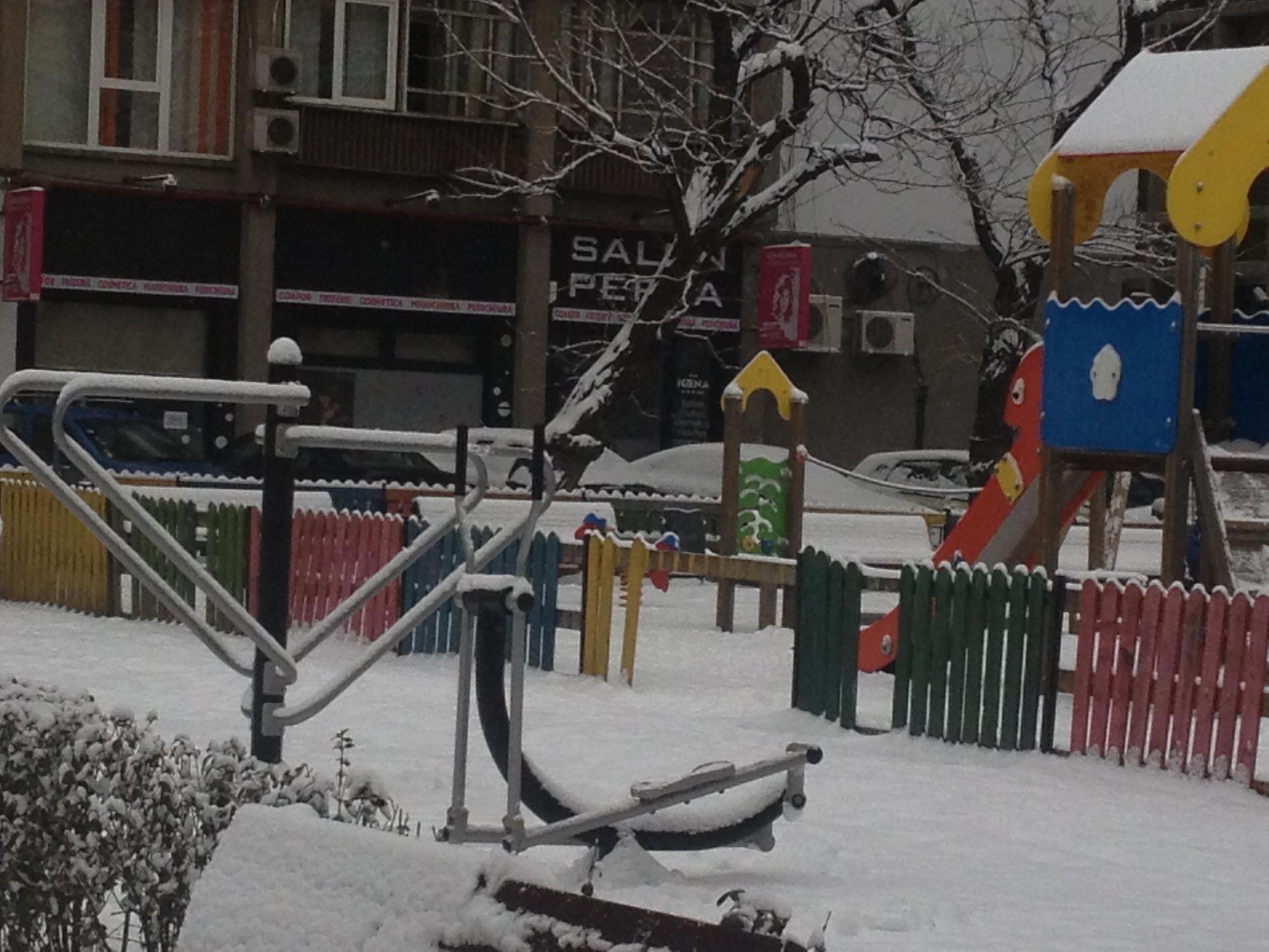 Nimic nu mai e la fel la coaforul Perla