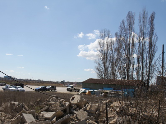 In Baneasa, in curtea sediului Aviatiei Utilitare, se va amenaja un cirtcuit de dirft si unul de drag