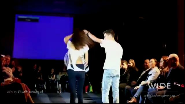 Ana Geoana, dezionvolta pe scena. Sursa foto: WideMagazine