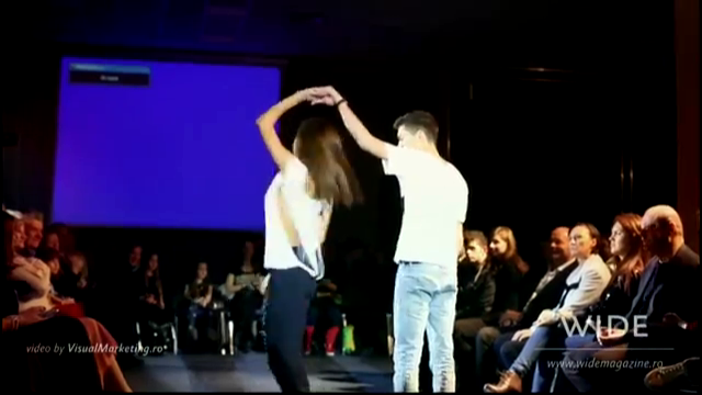 Ana Geoana a aratat prea multe curiosilor din public, la o pirueta. Sursa: WideMagazine