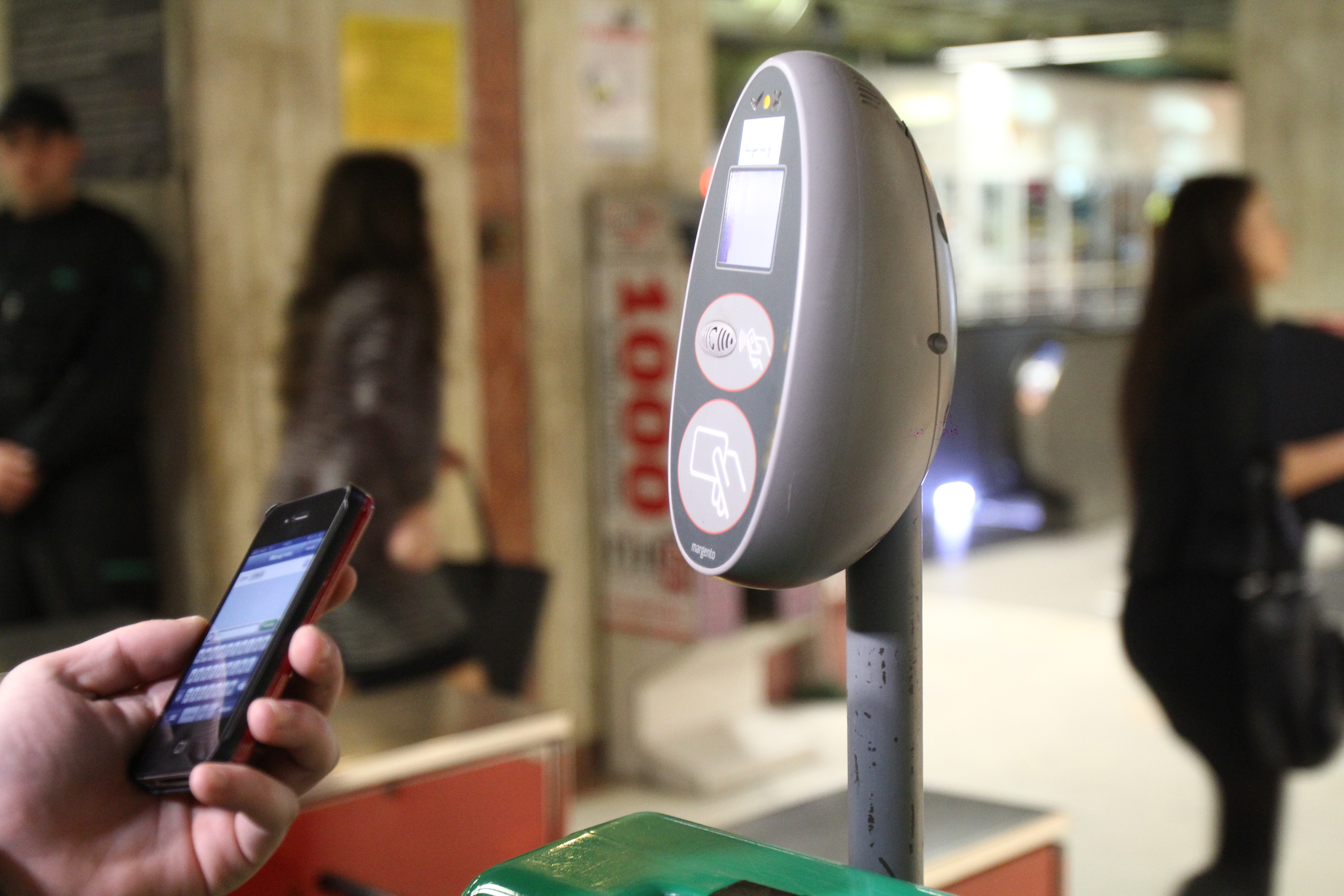 Cu ajutorul mobilului poti ajunge pe peron in maximum un minut