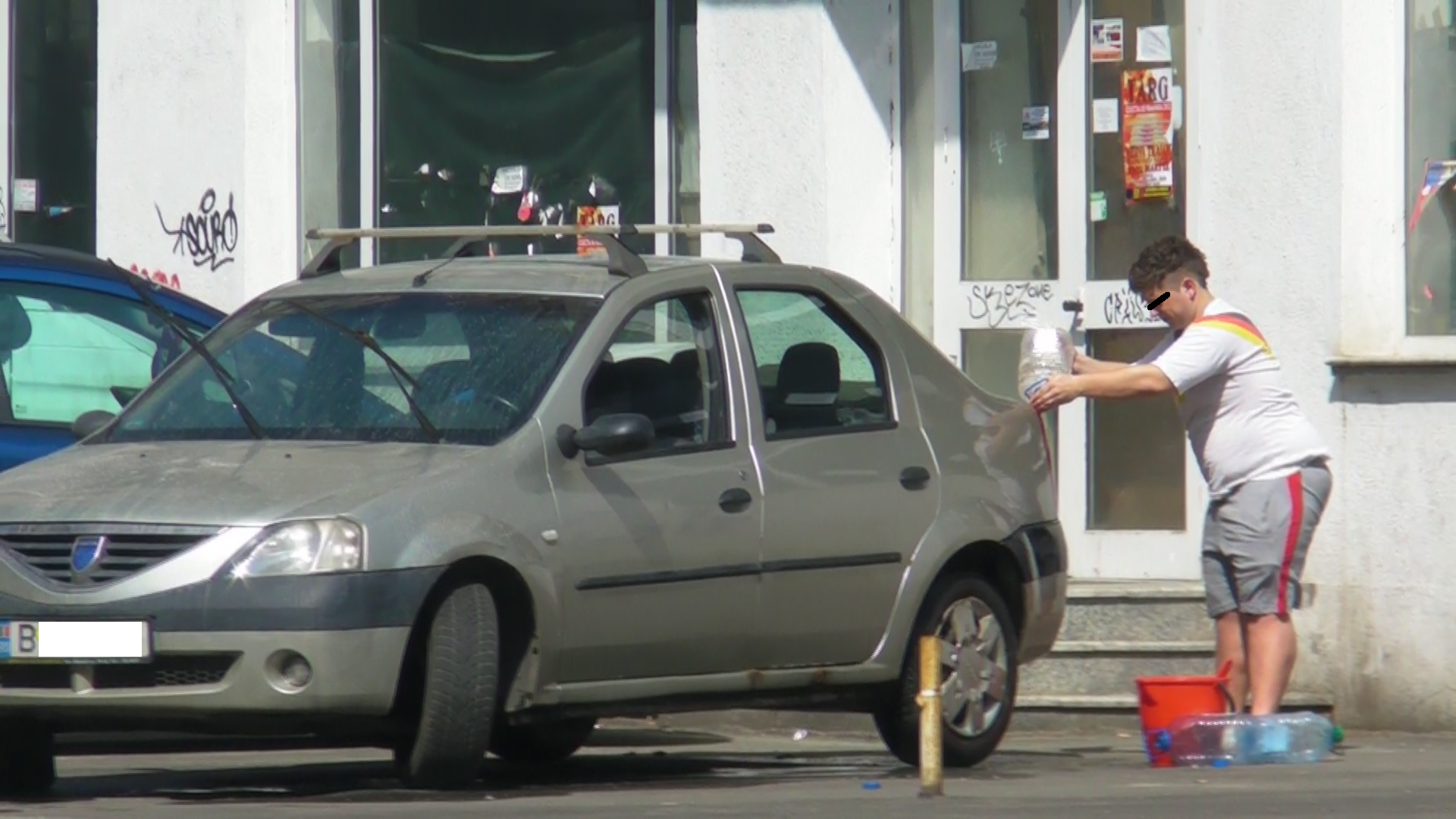 Pustiul ghinionist, inainte sa remarce ce gafa a putut sa faca