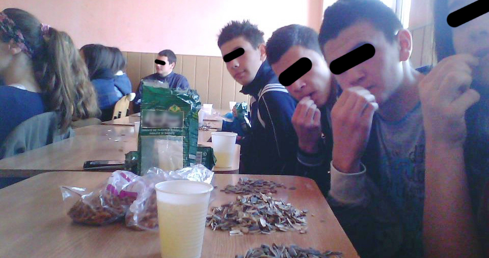 Elevii au dat gata o punga de seminte