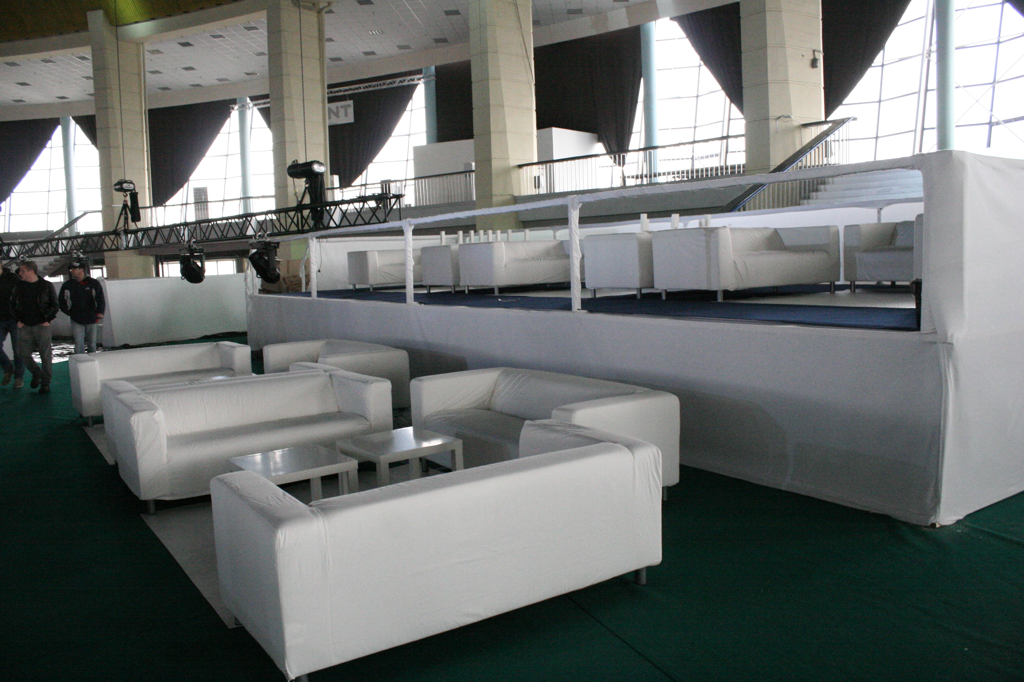 Toate bilete;le de la zona VIP au fost vandute