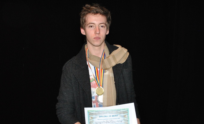 Tanarul isi va continua studiile in America(foto:portalsm.ro)