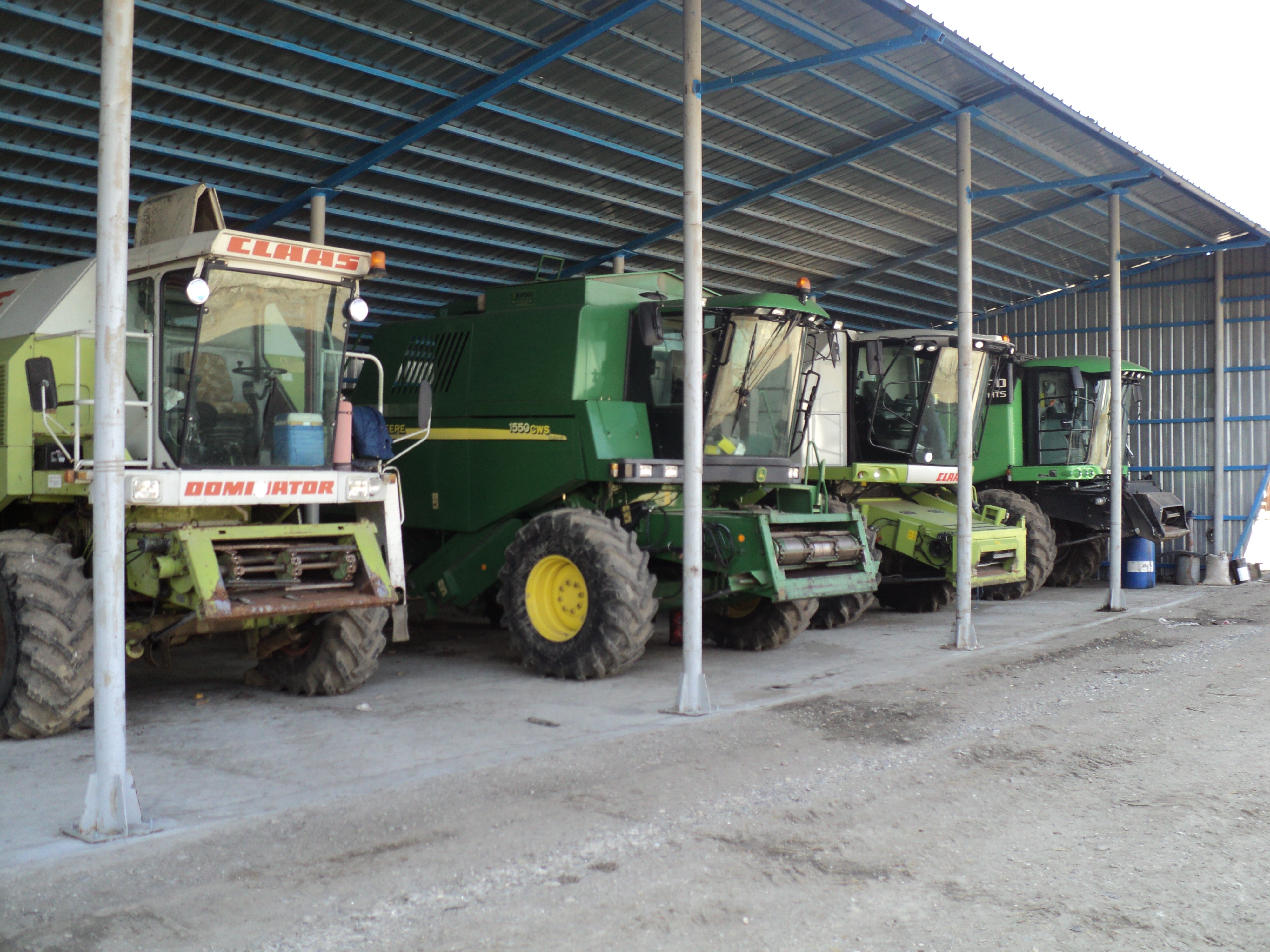 Parcul de utilaje agricole detinut de Laurentiu Baciu