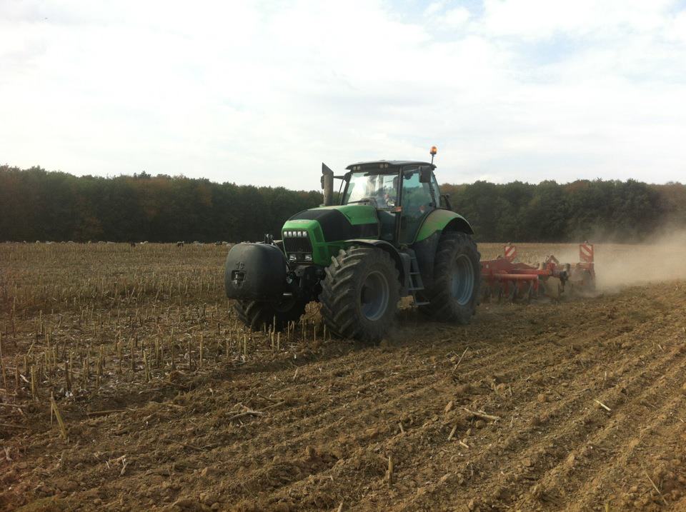 Fermierul lucreaza in acest moment aproximativ 2.500 de hectare de teren agricol