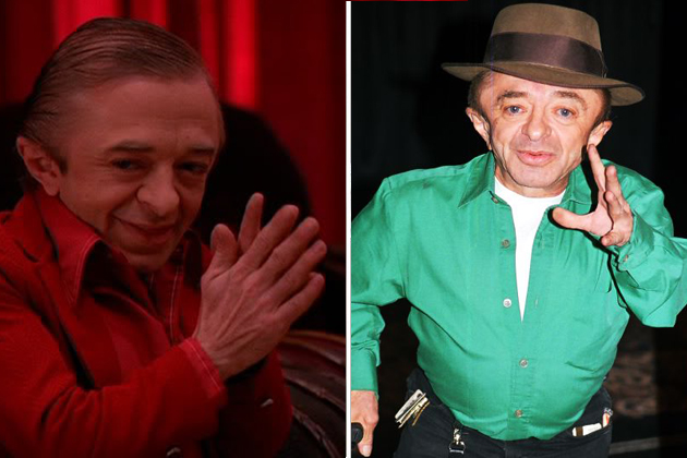 Cine nu-l mai stie pe piticul enigmatic care dansa in camera rosie? Rolul senzational a fost facut de Michael J. Anderson