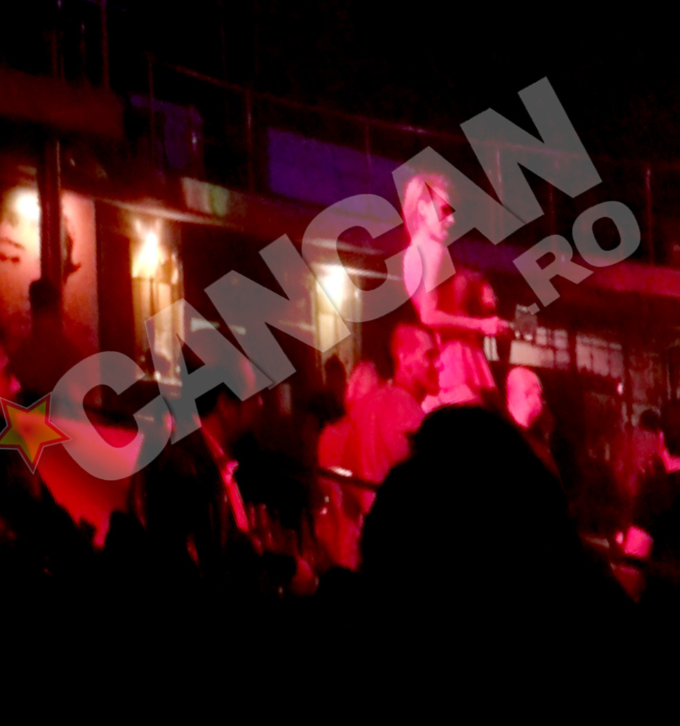 DUMINICA, 7 APRILIE ORA 05:25 Fotbalistul a primit dedicatii din partea lautarilor