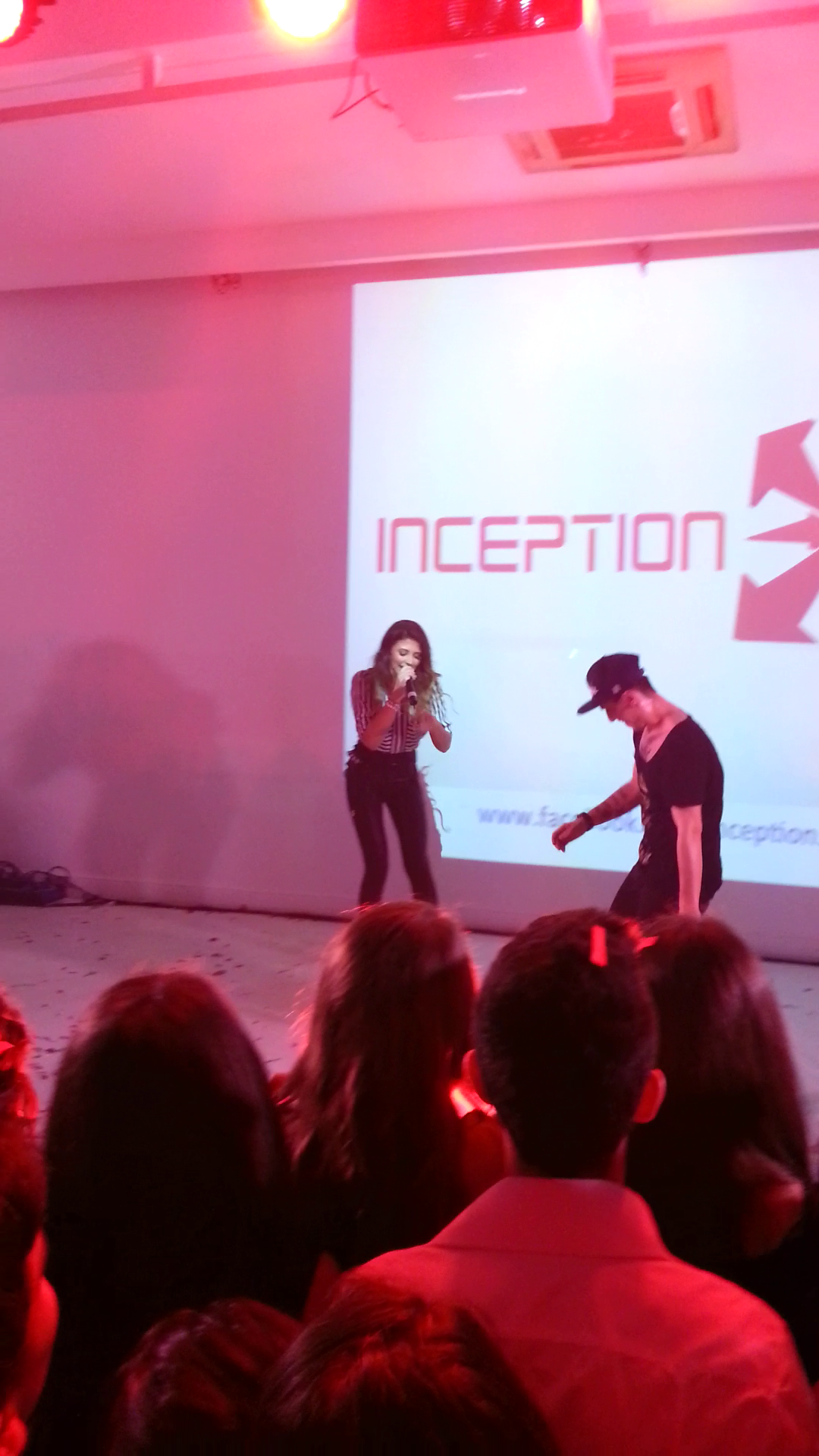 Antonia a facut beatbox in timp ce dansatorii ei faceau spectacol