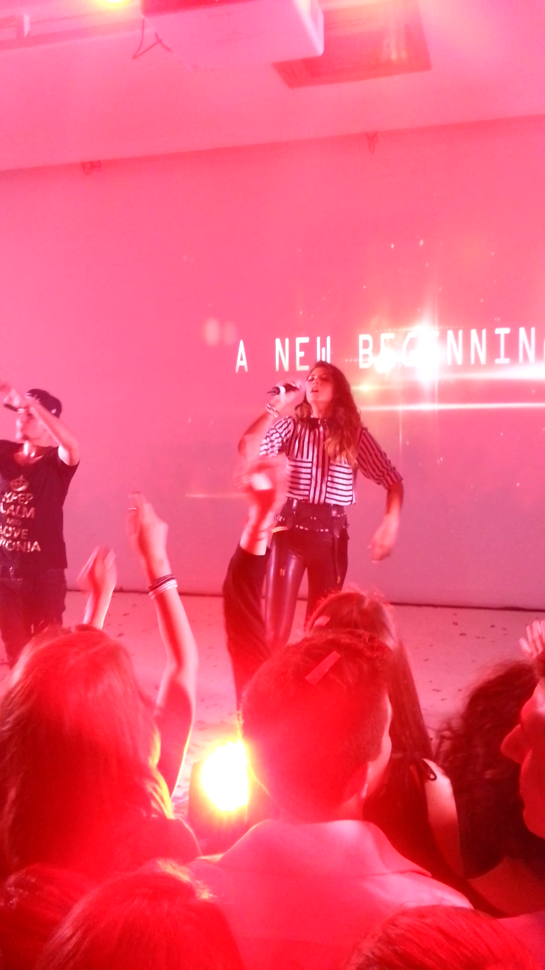 Antonia a facut beatbox in timp ce dansatorii ei faceau spectacol