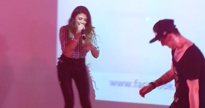 Antonia a facut beatbox in timp ce dansatorii ei faceau spectacol
