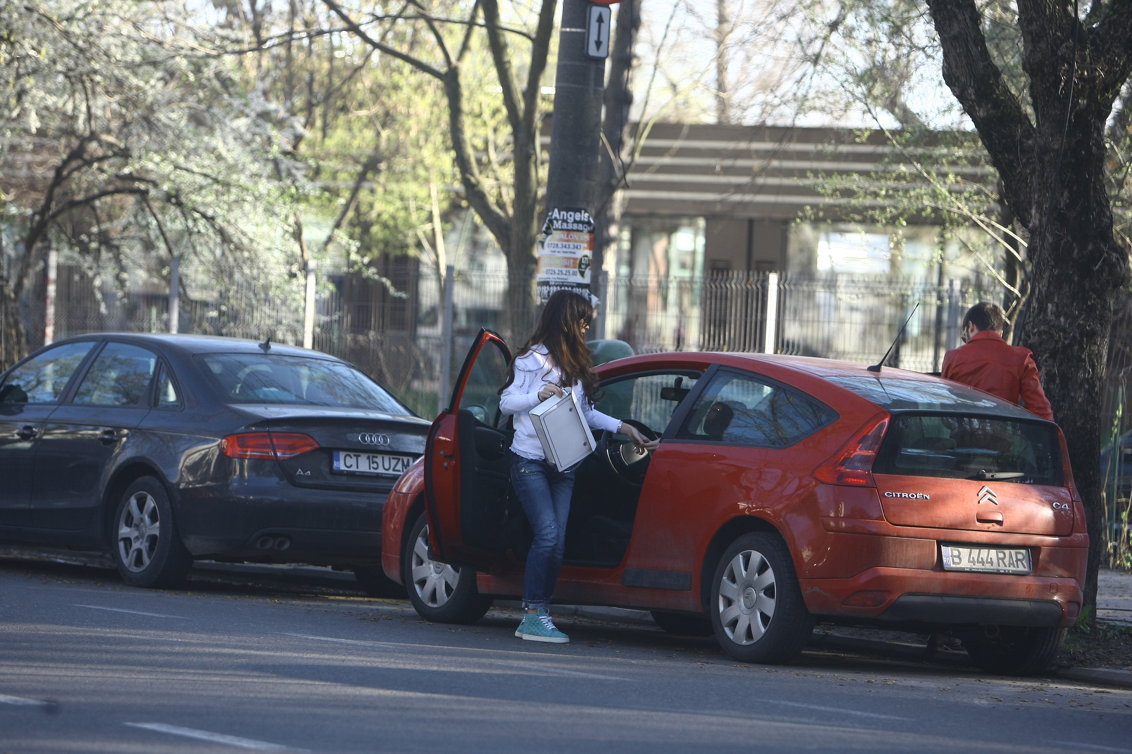 Raluca Ogica a iesit in parc cu iubitul ei