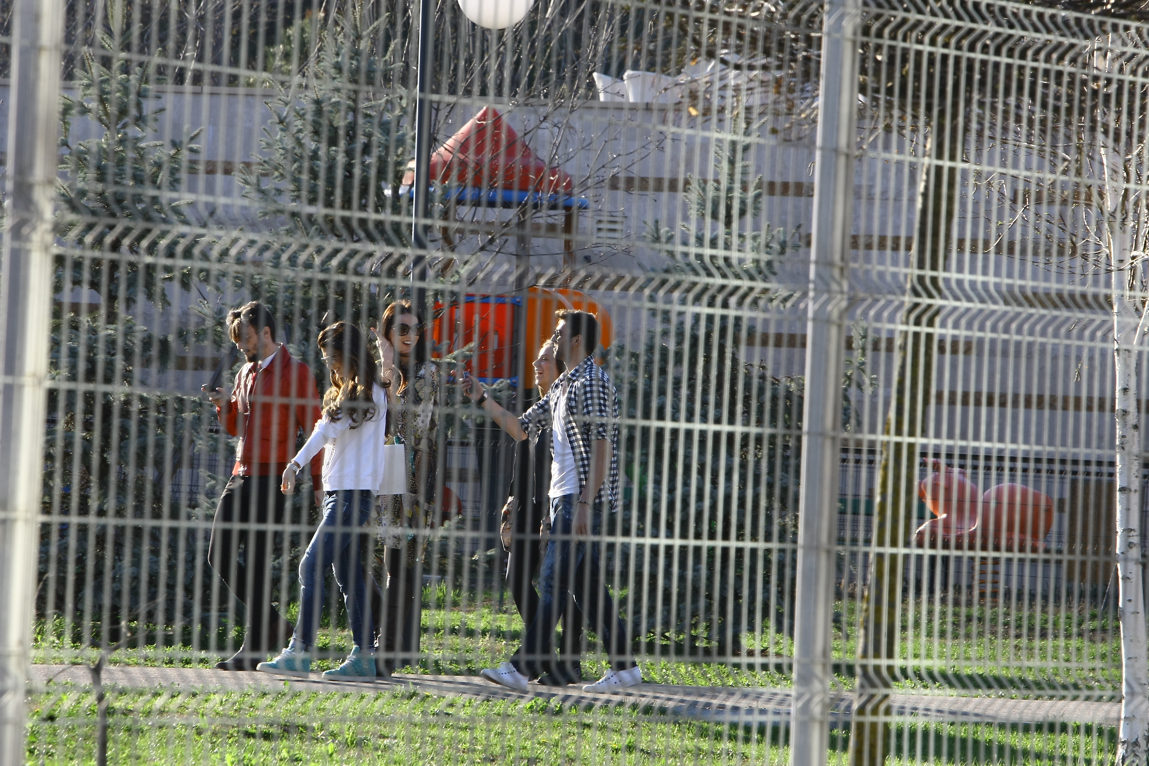 Raluca Ogica a iesit in parc cu iubitul ei