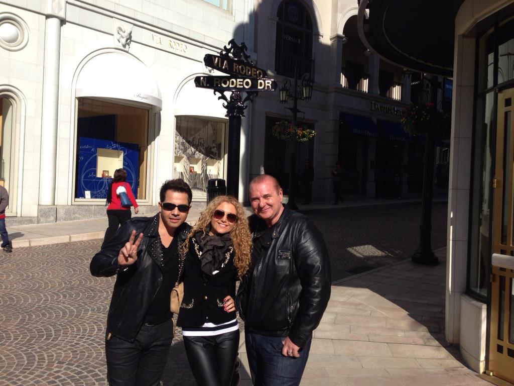 Blonda l-a cunoscut pe omul de afaceri in timpul unui turneu in America