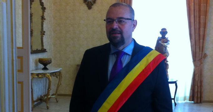 Primarul Sectorului 4 va oficia cununia civila