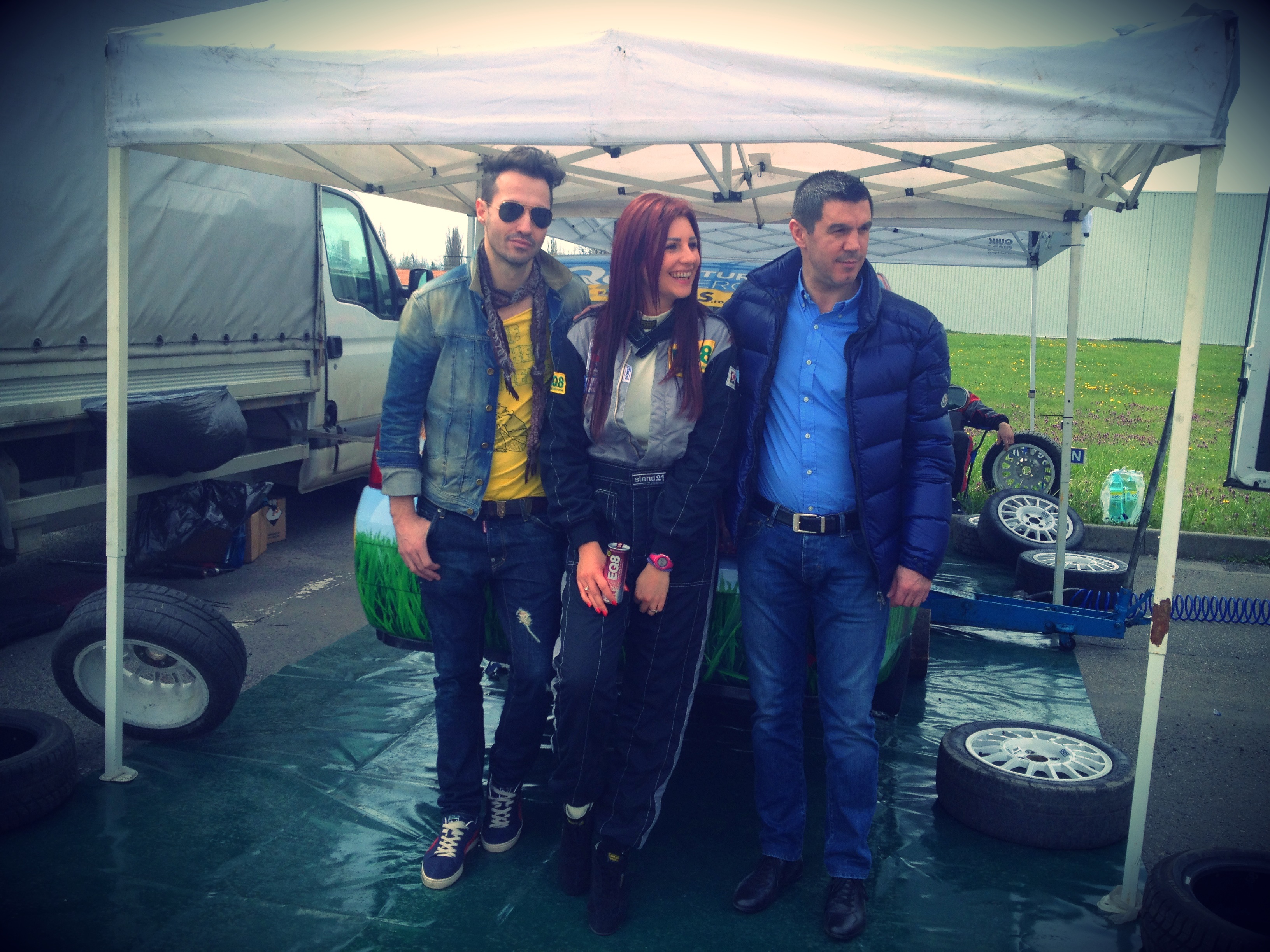 La finalul competitiei sexy copilotul s-a pozat alaturi de Mihai Leu