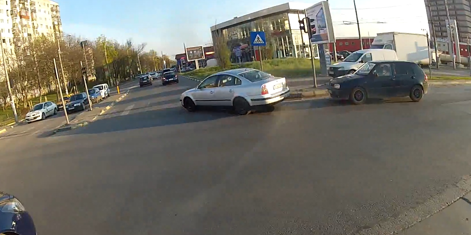 A evitat la milimetru o tragedie (Sursa trafictube.ro)