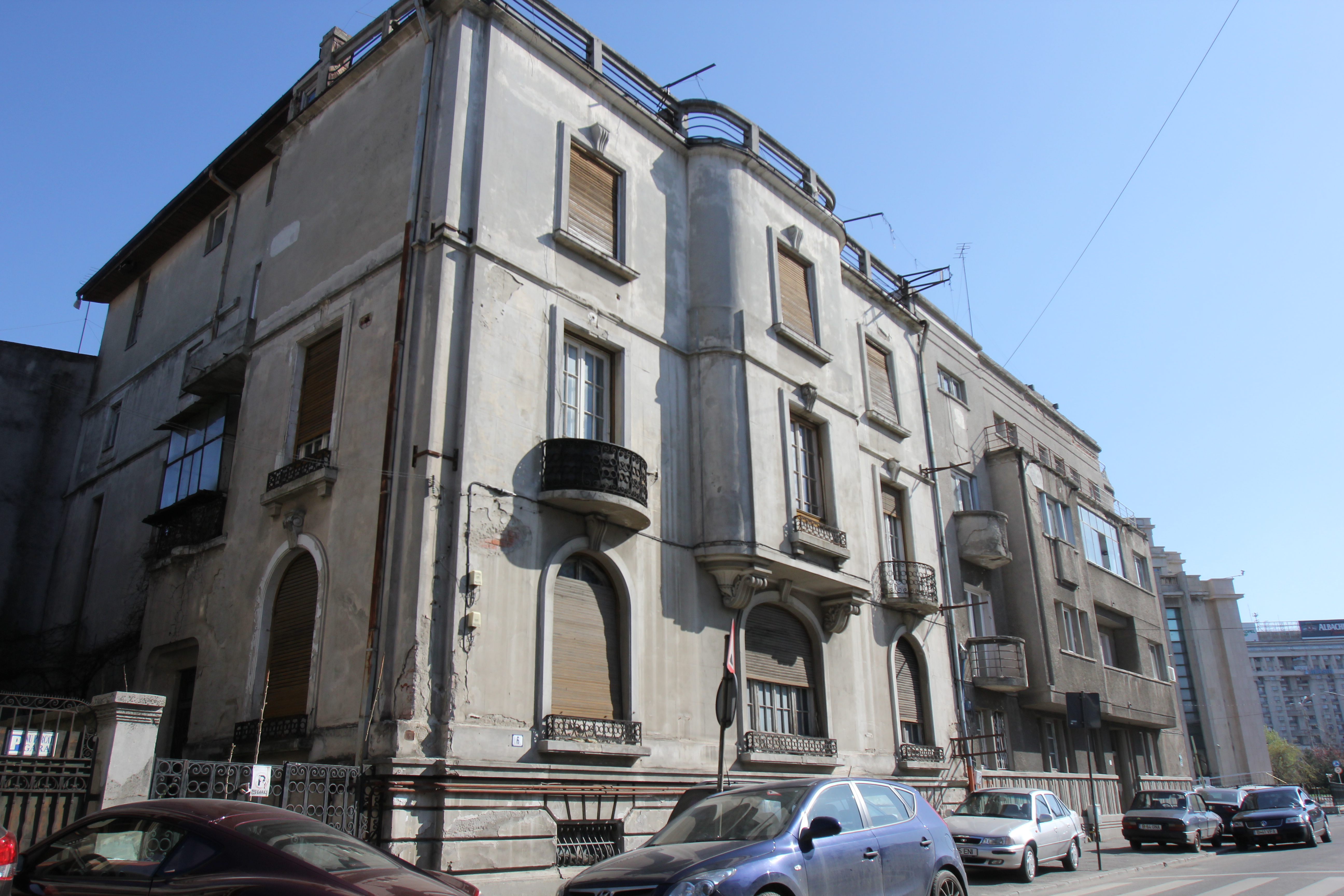 Imobilul de pe strada Paris, miza mare la partaj