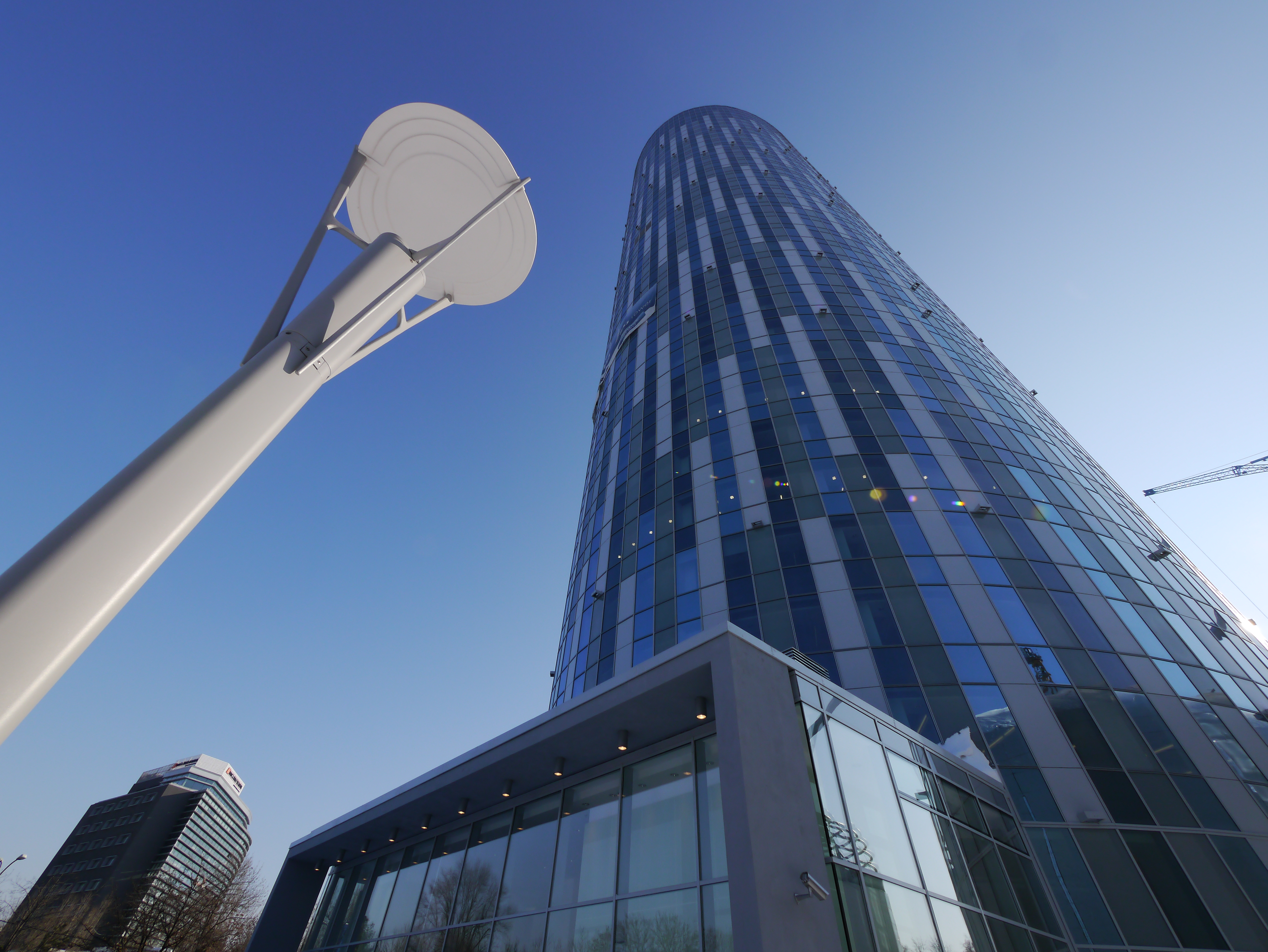 Cladirea Sky Tower, cea mai inalta din tara, are heliport autorizat