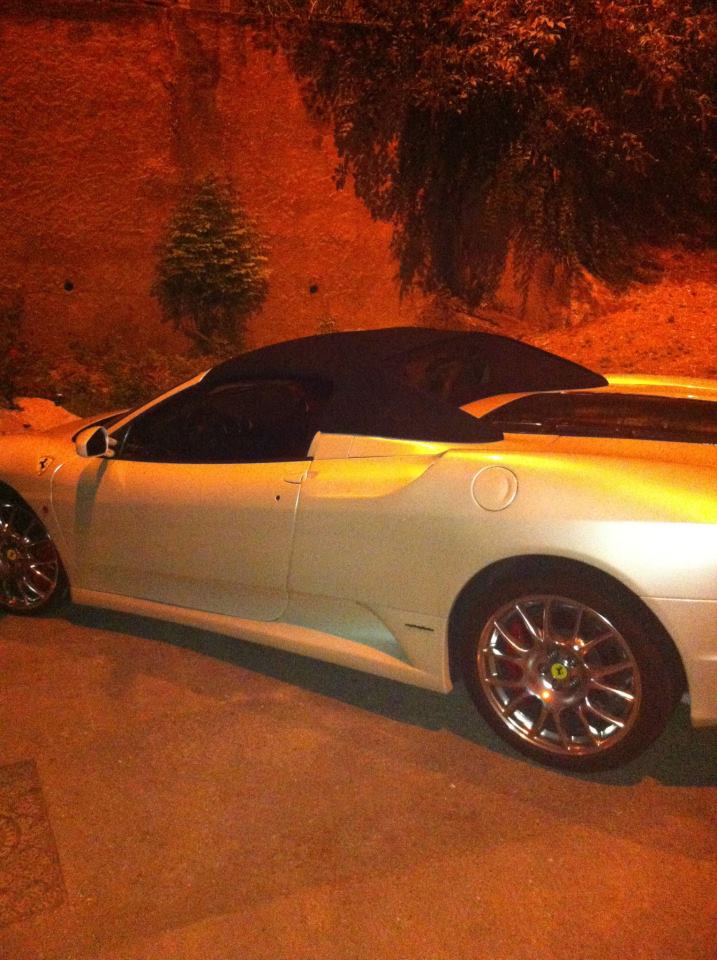 Narcysa spune ca are un Ferrari