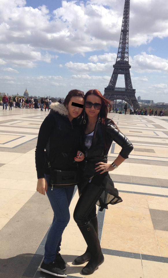 Tanara a tinut sa aiba o amintire si cu Turnul Eiffel(Foto:facebook.com)