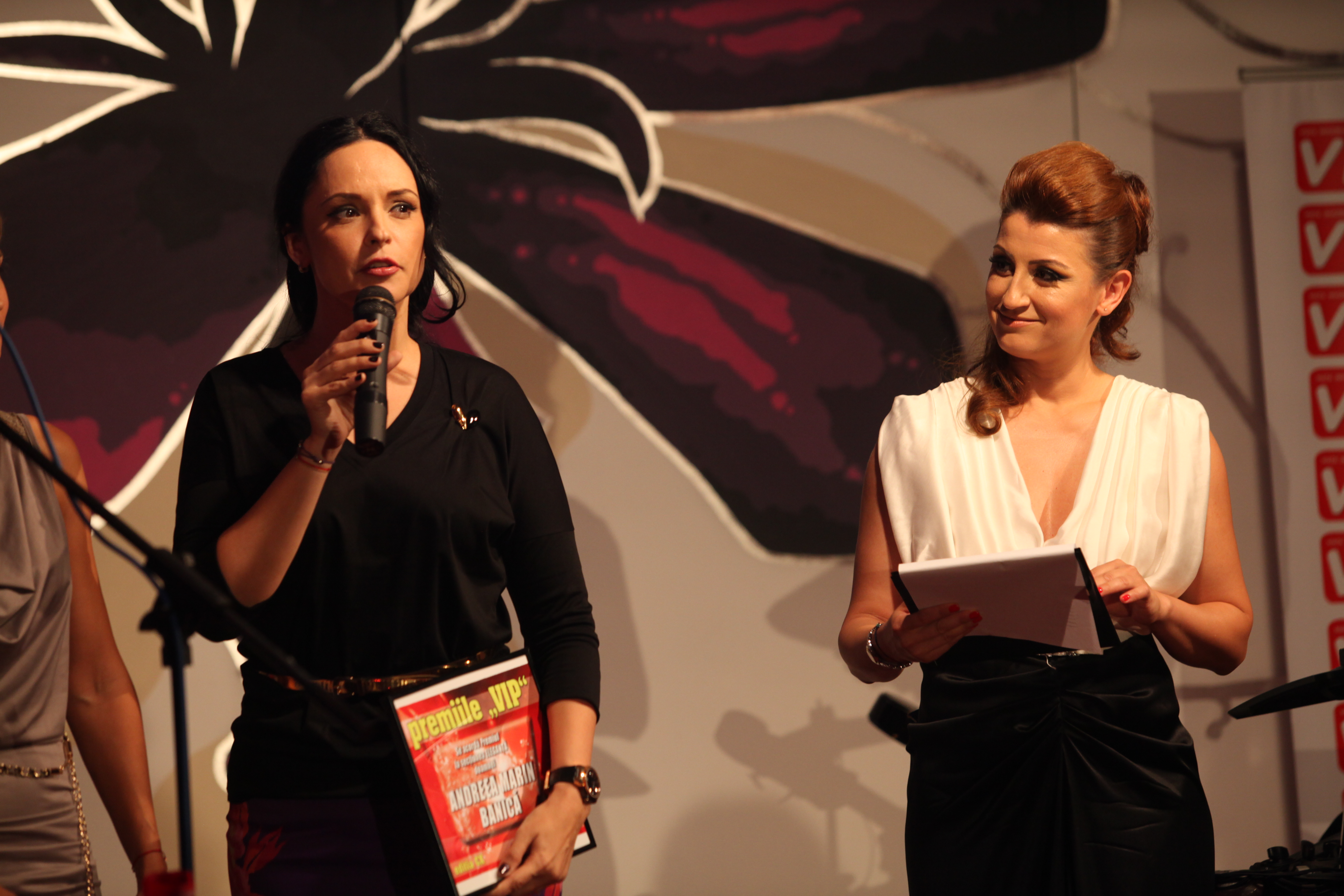 Andreea Marin i-a cerut actritei socoteala in public