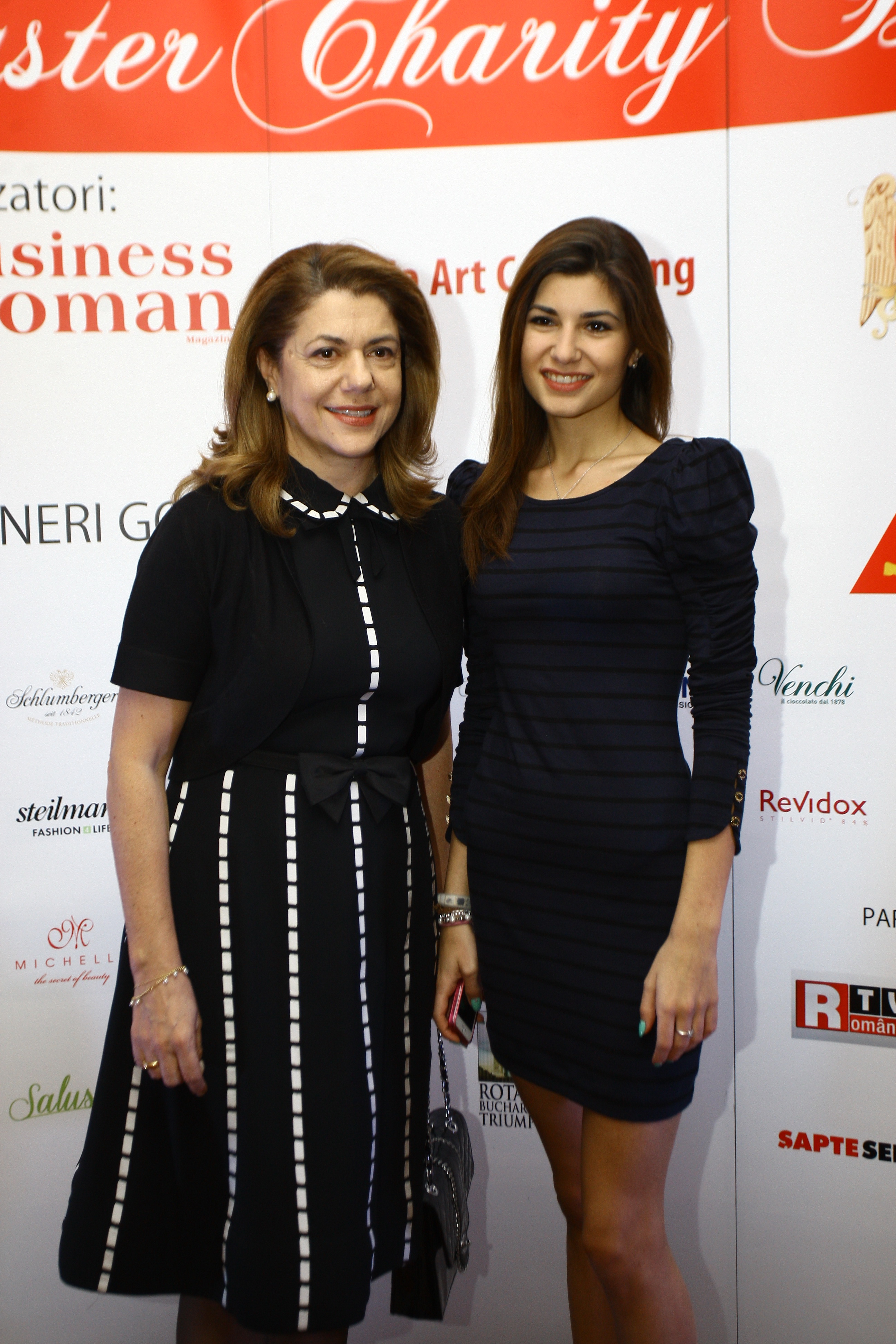 Ana nu seamana cu mama sa nici fizic, nici la caracter