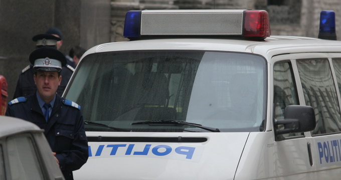Politistii il cauta pe agresorul tinerei