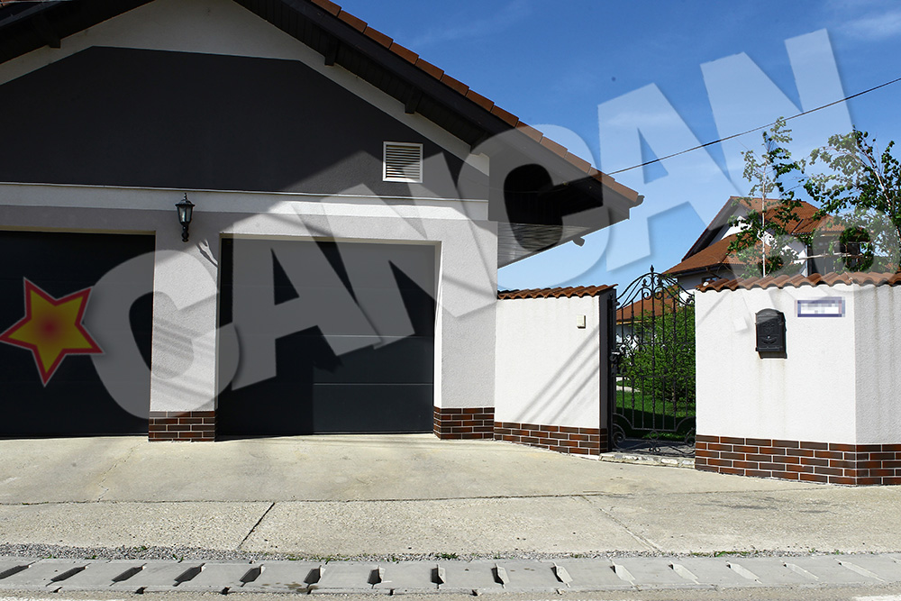 Desi garajele sunt incapatoare si masina care l-a enervat era pe partea cealalta a drumului, milionarul nu a reusit sa gaseasca 