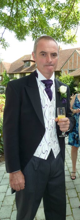 Wayne Buckland conduce propria firma de gradinarit