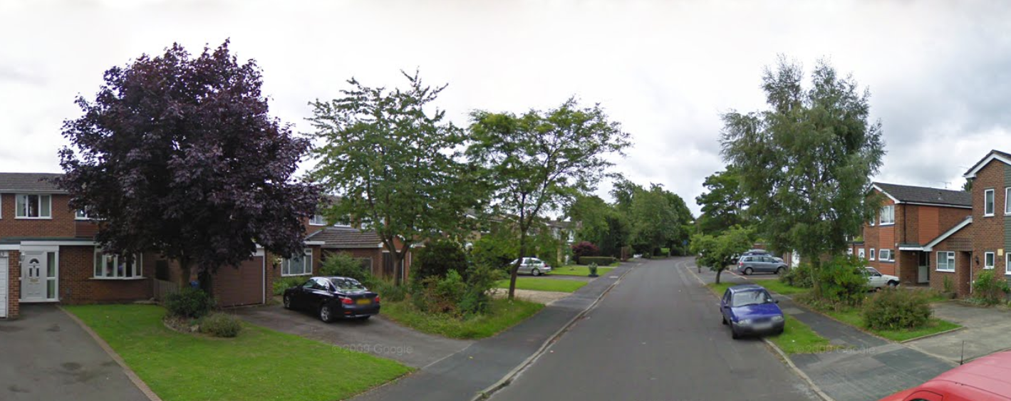 Oraselul Yately, unde locuieste Wayne, pare un loc extrem de linistit si ingrijit