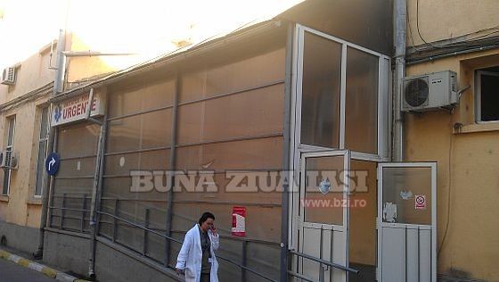 a ajuns la urgente cu un spray in fund