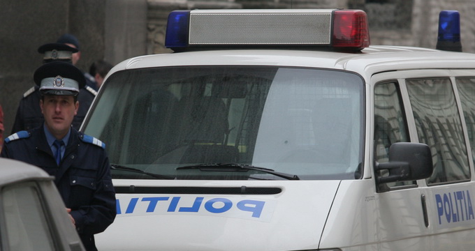 Oamenii legii il cauta pe escroc
