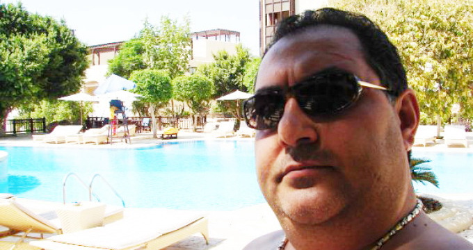 Romeo Ursu la piscina in Iordania