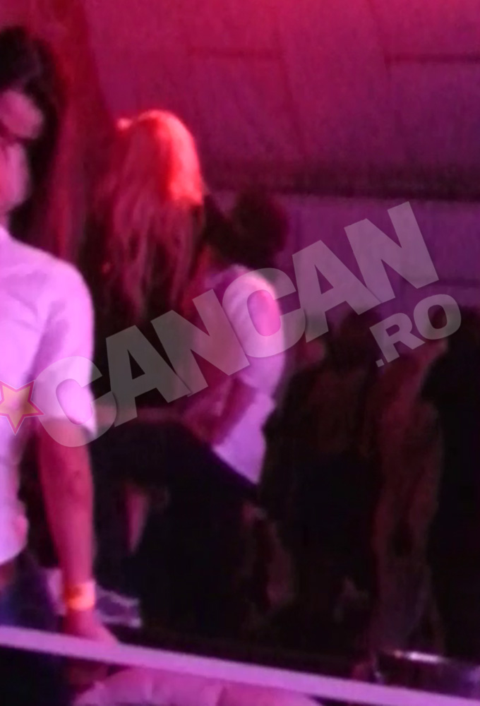 Sanziana a mai avut o aventura cu tanarul, in octombrie anul trecut, cand era certata cu Ratoi