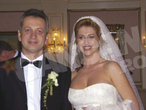 Relu Fenechiu s-a casatorit in 2007 cu Mariana Ivan intr-un castel din Austria (sursa Q Magazine)